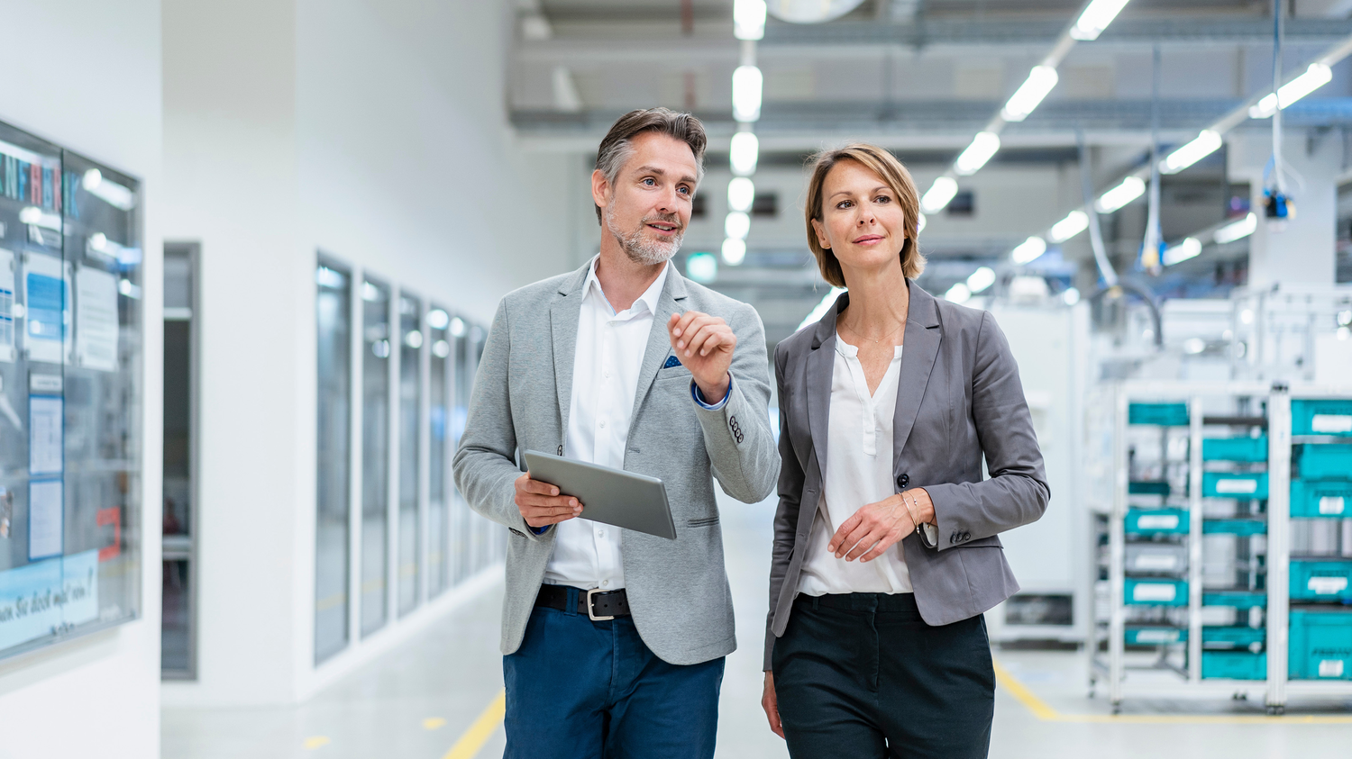 Geschäftspartner in Fabrik_291774267